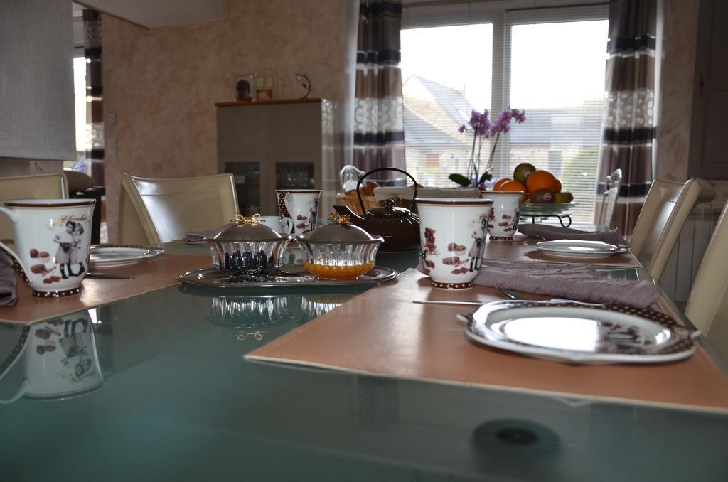 Maison D'Hotes La Closeraie De La Baie Saint-Méloir-des-Ondes Екстериор снимка